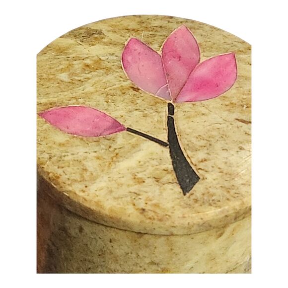 Hand Carved Round Soapstone Floral Trinket‎ Box Mother of Pearl Inlay - Picture 3 of 5